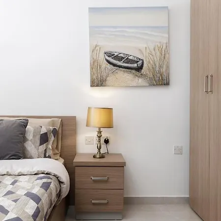 Modern, Cosy 1bd - Close To Valletta Apartment *